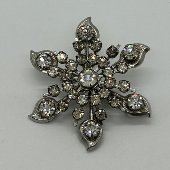 Vintage Rhinestone Snowflake Brooch Starburst Mid-Century Silver-Tone Rivet Set - Picture 2 of 10